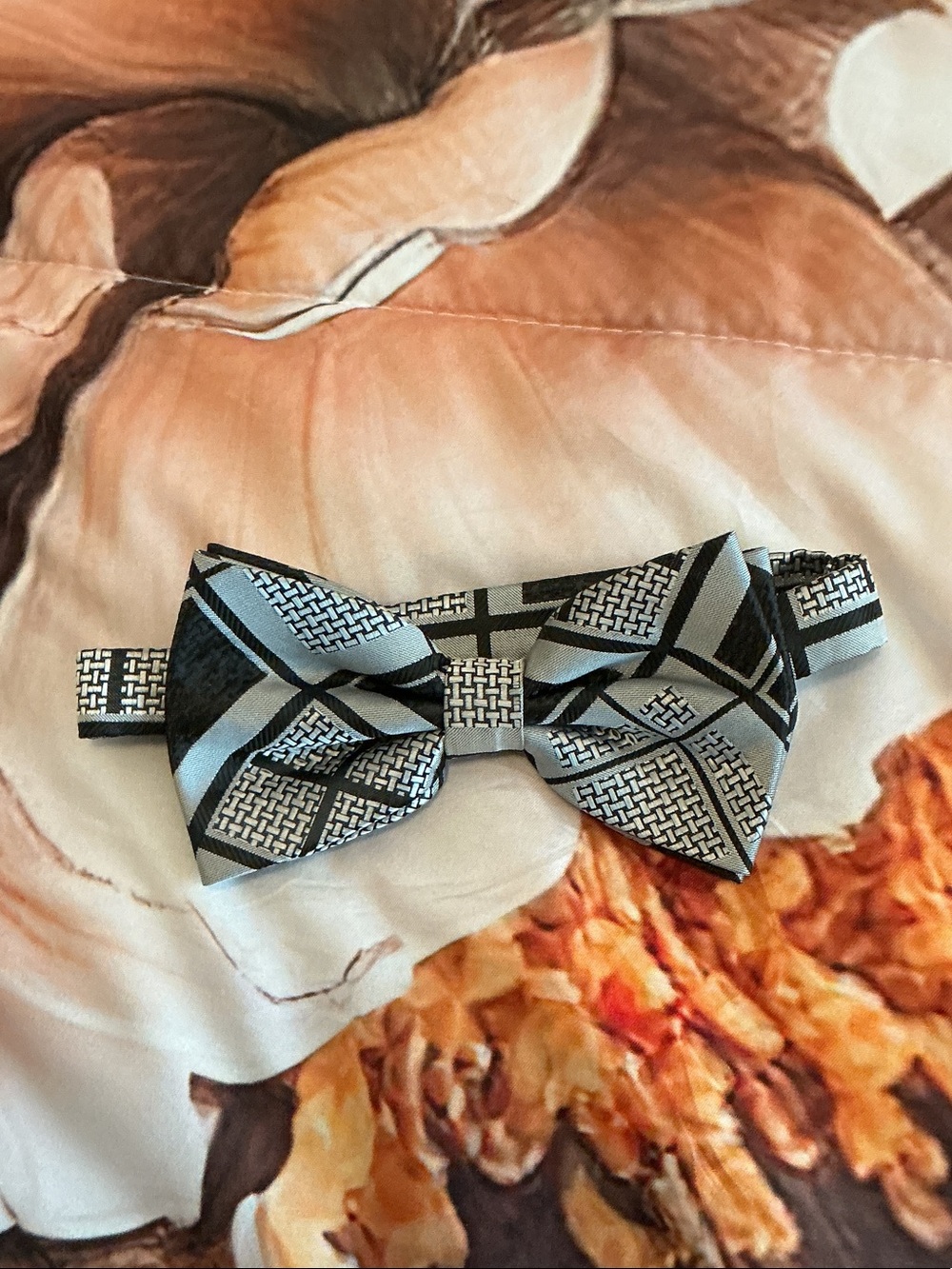 Stacy Adam’s bow tie black gray adjustable OS fits all hand made microfiber